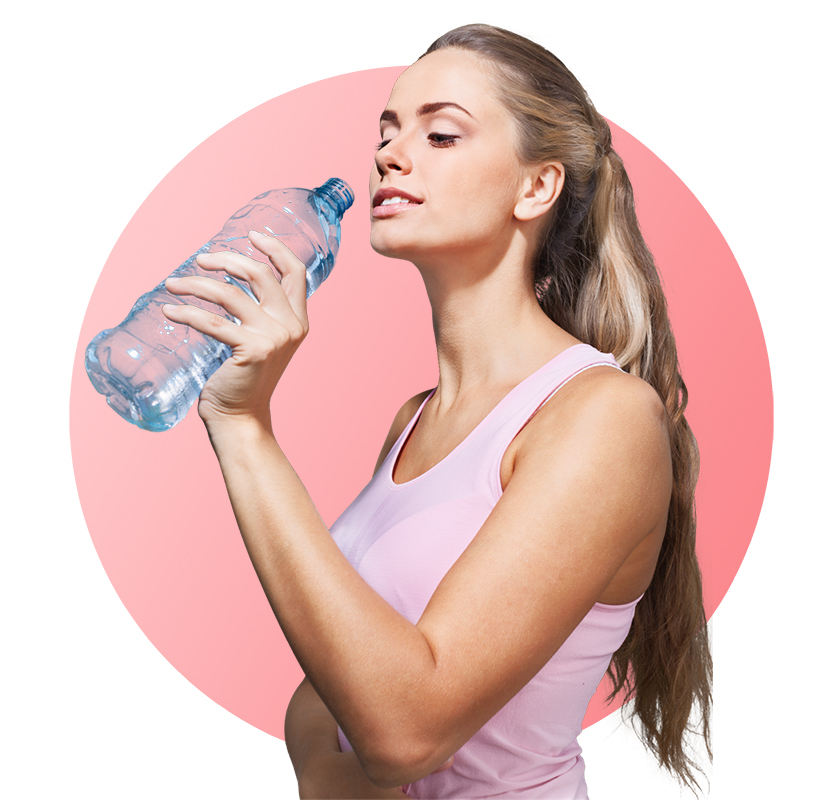 Mujer disfrutando de un estilo de vida saludable al aire libre
